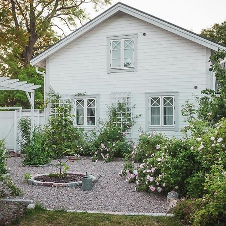 Vallby Cottage 엔최핑 외부 사진